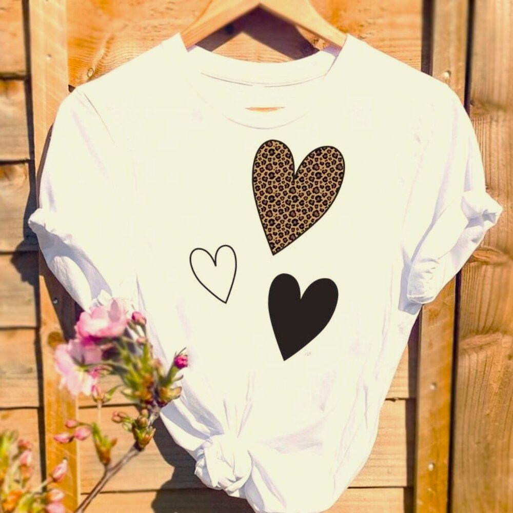 SIZES L XL,XXL OVERSIZED SHORT SLEEVED WHITE TEE SHIRT W/ THREE FLOATING HEARTS